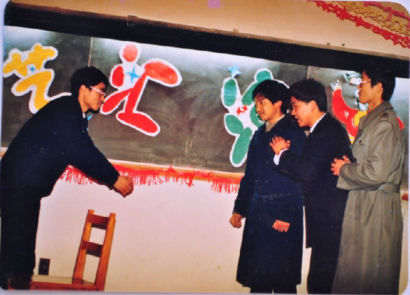 黃兵 è¡?
